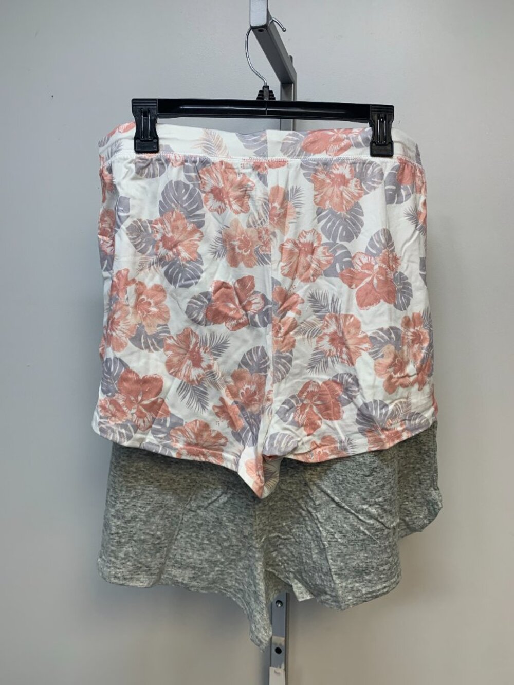 New Hurley Women's Shorts Never Worn Pick your size - all available - Picture 3 of 9